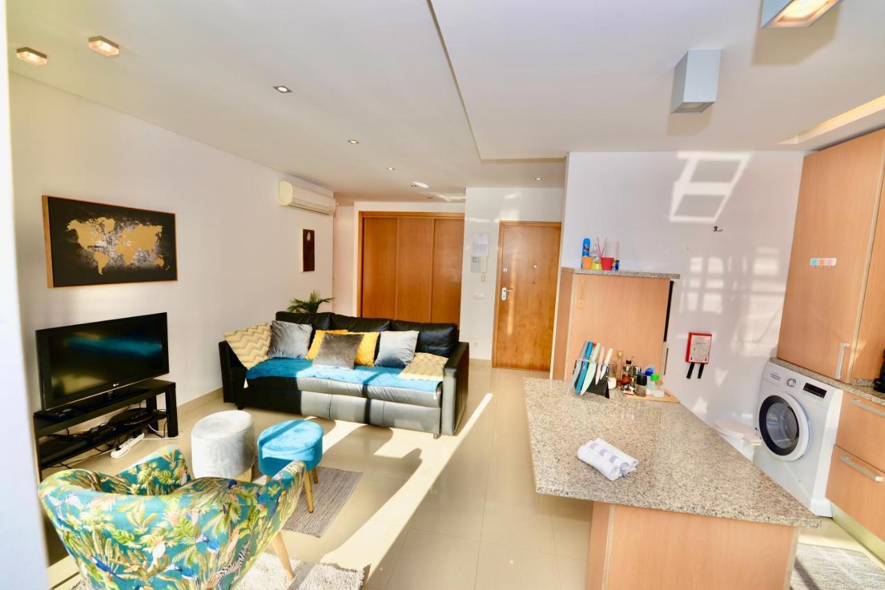 Silver - Apartment For 4 Guests 150M From Beach Sao Martinho do Porto Exterior photo