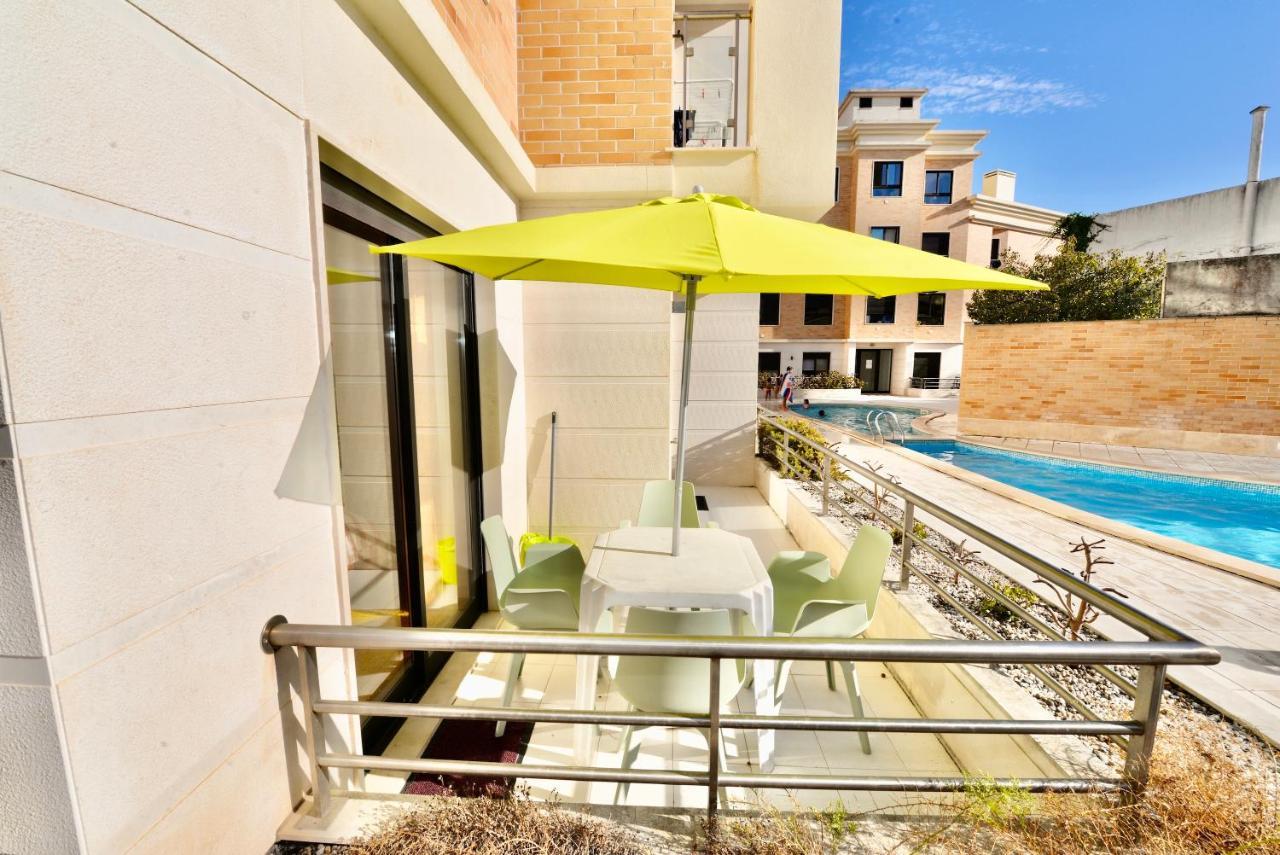 Silver - Apartment For 4 Guests 150M From Beach Sao Martinho do Porto Exterior photo
